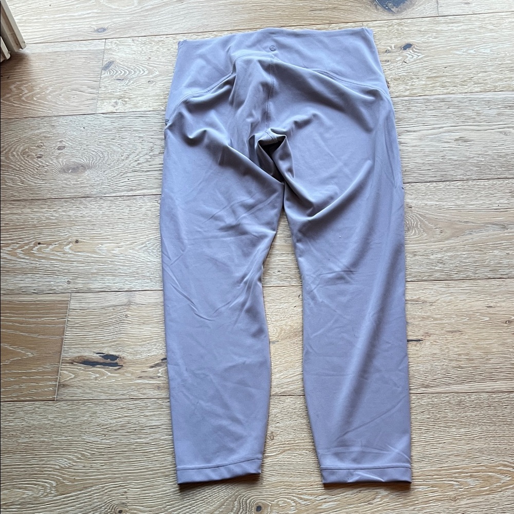 Lululemon 12